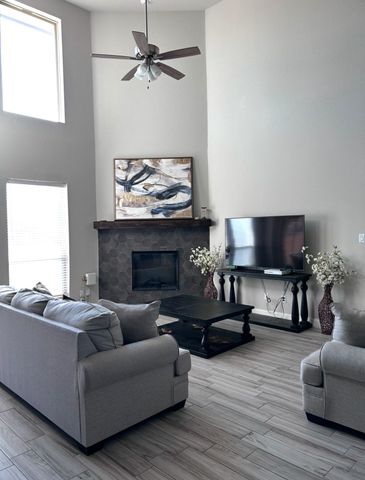 612 Candace Drive, Desoto, TX 75115