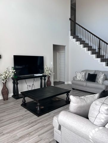 612 Candace Drive, Desoto, TX 75115