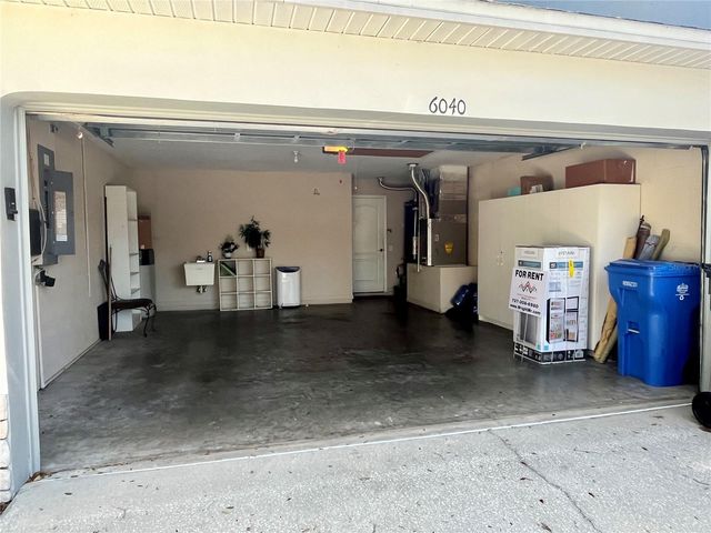 6040 SANDHILL RIDGE DRIVE, Lithia, FL 33547