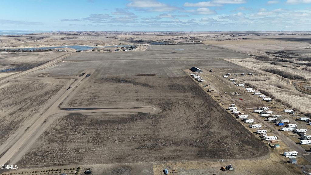 L3, Blk 4 Dakota Waters, Beulah, ND 58523 photo 11