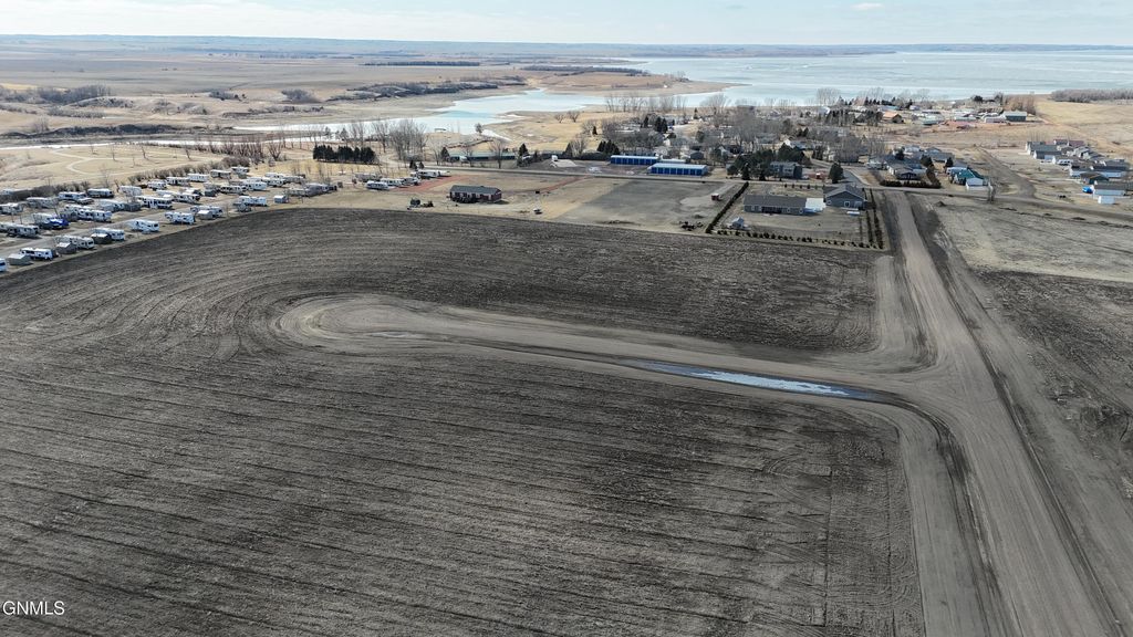 L3, Blk 4 Dakota Waters, Beulah, ND 58523 photo 4