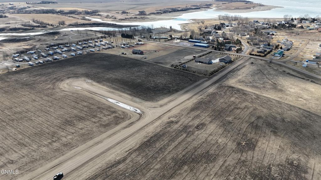 L3, Blk 4 Dakota Waters, Beulah, ND 58523 photo 9