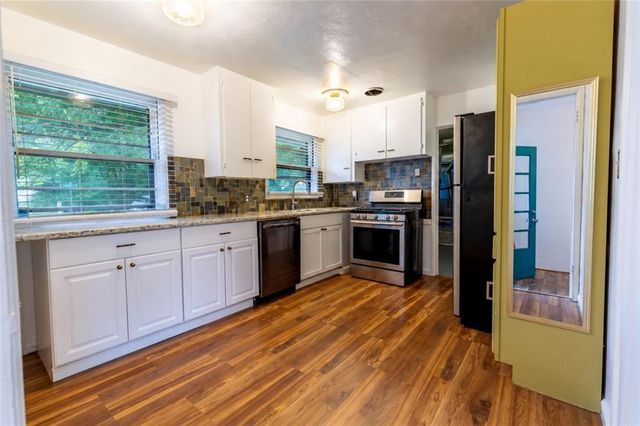 5414 NE Carmel Road, Kansas City, MO 64119