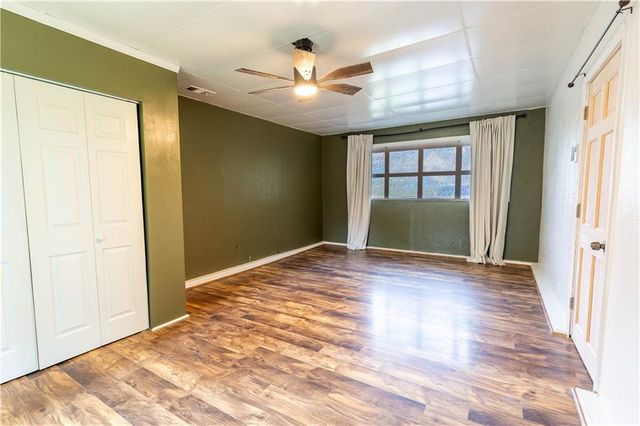 5414 NE Carmel Road, Kansas City, MO 64119