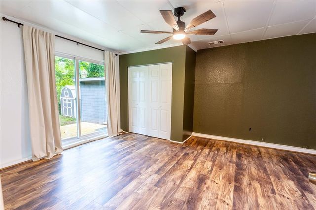 5414 NE Carmel Road, Kansas City, MO 64119