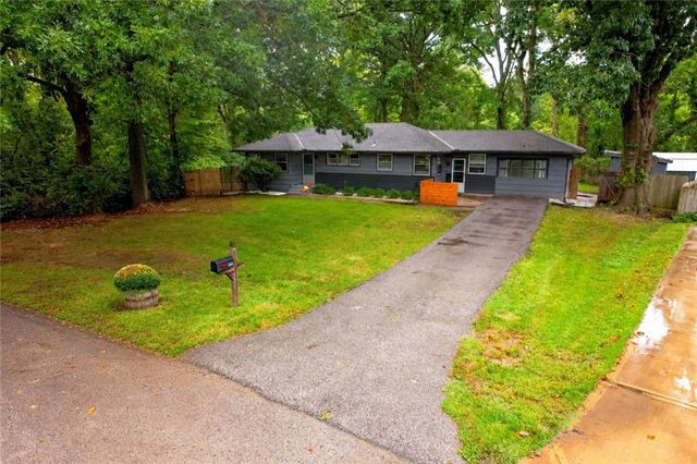 5414 NE Carmel Road, Kansas City, MO 64119