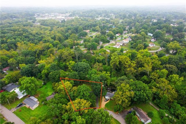 5414 NE Carmel Road, Kansas City, MO 64119