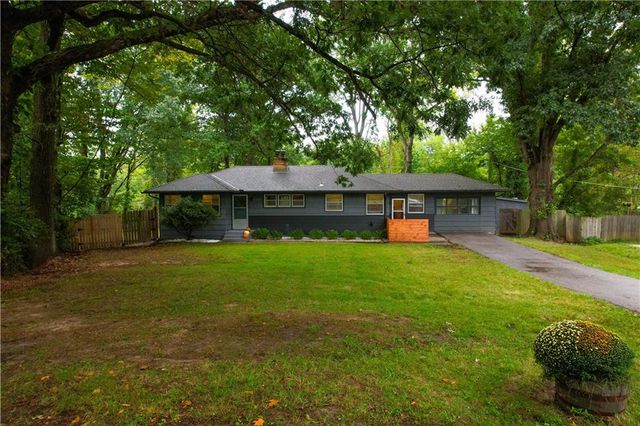 5414 NE Carmel Road, Kansas City, MO 64119