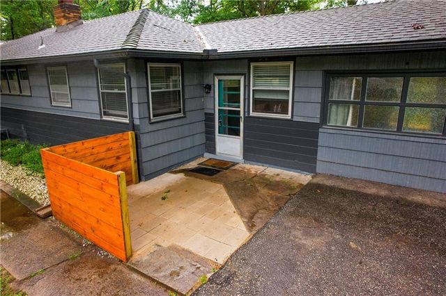 5414 NE Carmel Road, Kansas City, MO 64119