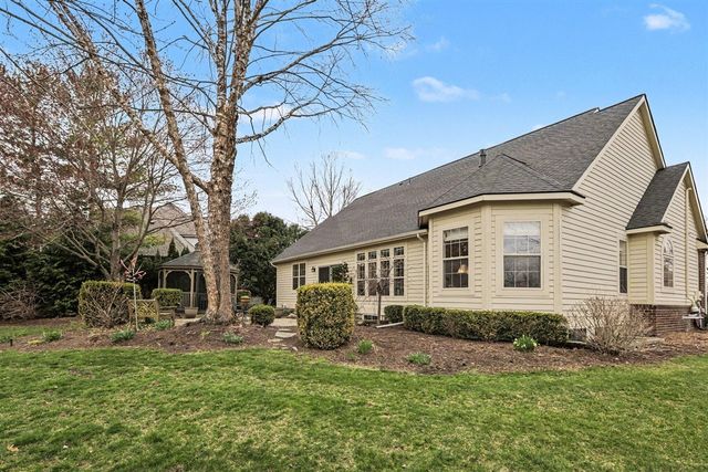 4943 Saint Andrews Court, Ann Arbor, MI 48108