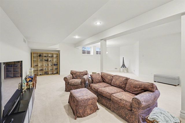 4943 Saint Andrews Court, Ann Arbor, MI 48108