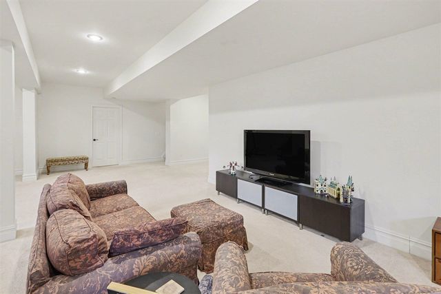 4943 Saint Andrews Court, Ann Arbor, MI 48108