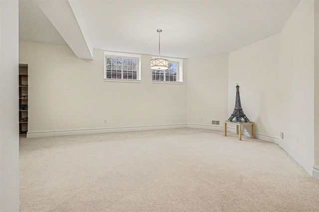 4943 Saint Andrews Court, Ann Arbor, MI 48108