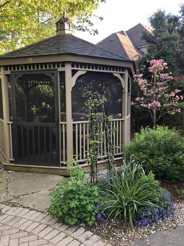 4943 Saint Andrews Court, Ann Arbor, MI 48108