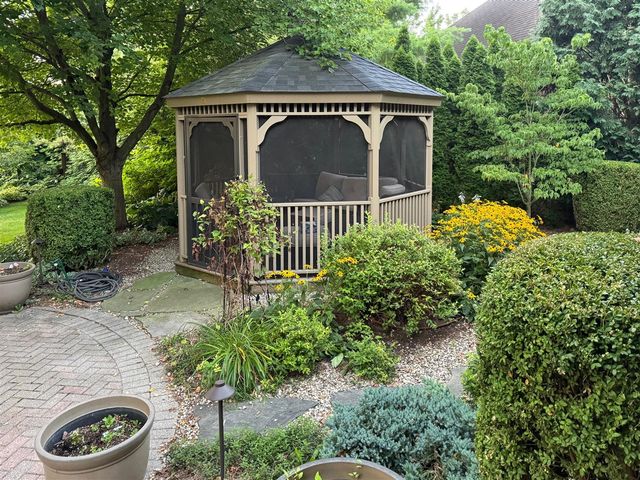 4943 Saint Andrews Court, Ann Arbor, MI 48108