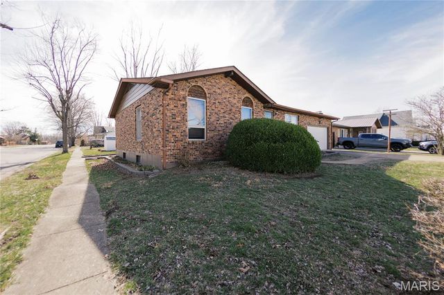 502 W Monroe Avenue, Owensville, MO 65066
