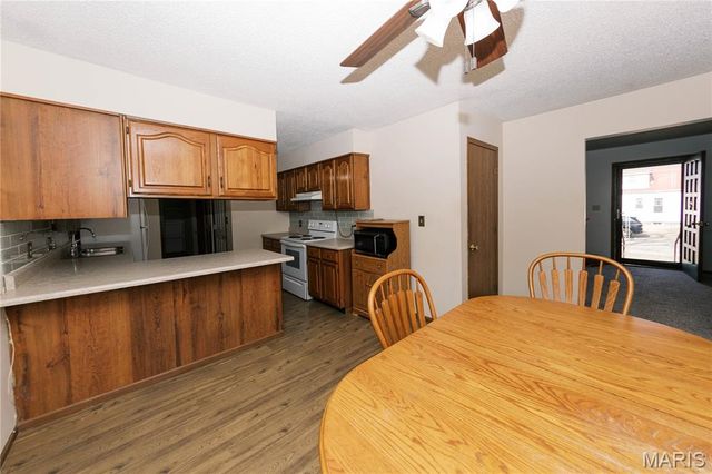 502 W Monroe Avenue, Owensville, MO 65066