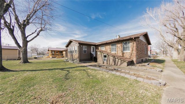 502 W Monroe Avenue, Owensville, MO 65066