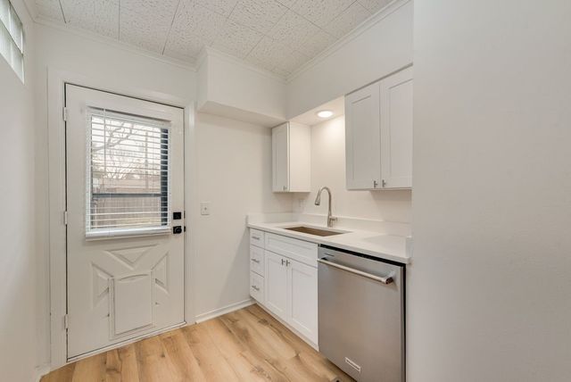 3728 W Beverly Drive W, Dallas, TX 75209