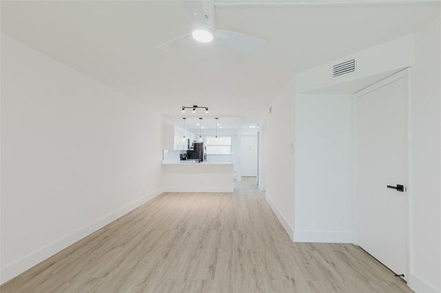 7579 NW 79th ave 205, Tamarac, FL 33321