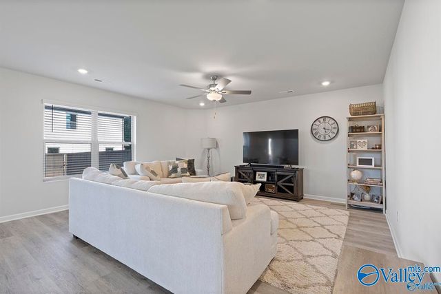 27758 Whitechapel Lane, Harvest, AL 35749
