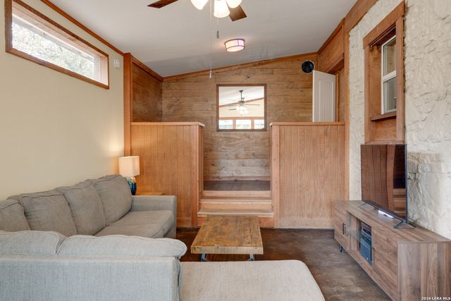 806 Barbara, San Marcos, TX 78666