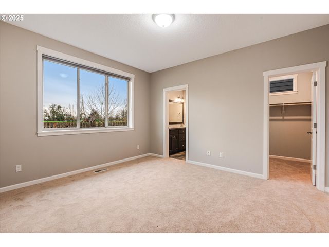 816 S CORINNE Dr, Newberg, OR 97132