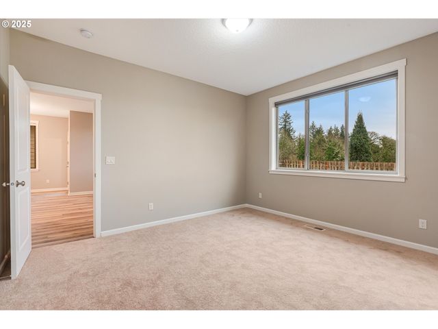 816 S CORINNE Dr, Newberg, OR 97132