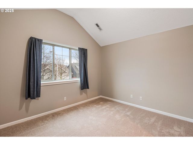 816 S CORINNE Dr, Newberg, OR 97132