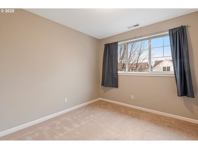 816 S CORINNE Dr, Newberg, OR 97132