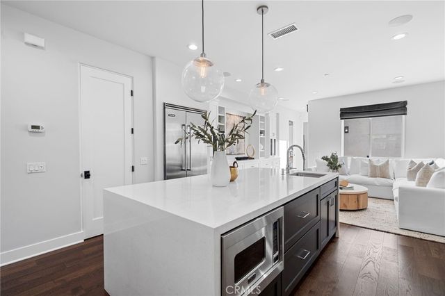 520 13th, Huntington Beach, CA 92648