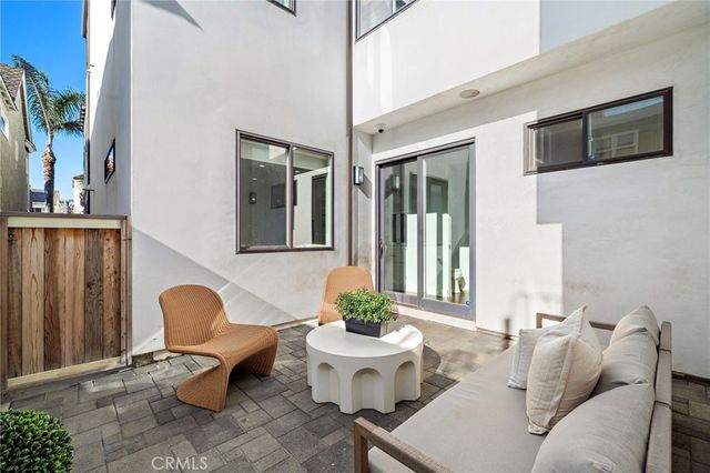 520 13th, Huntington Beach, CA 92648