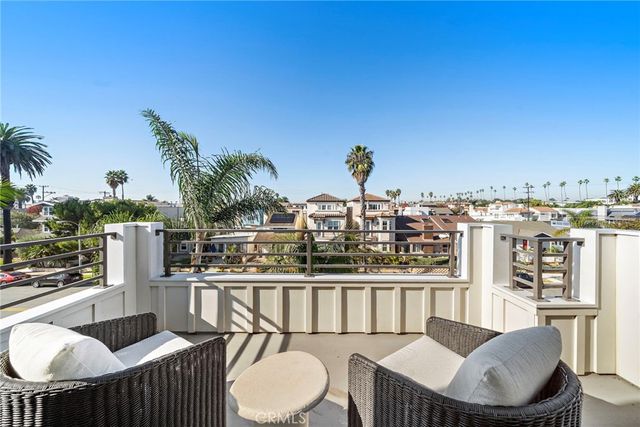 520 13th, Huntington Beach, CA 92648