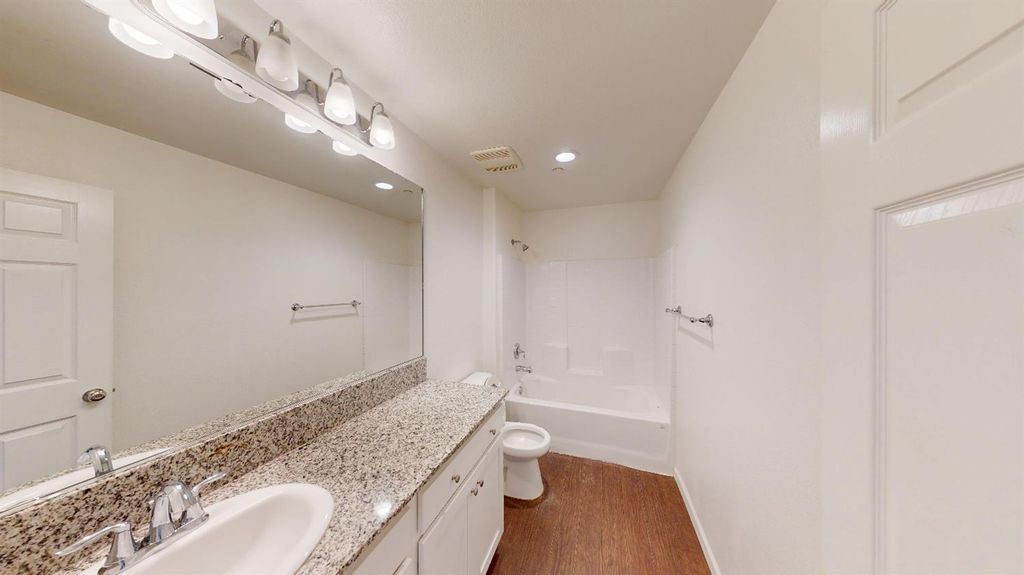 Image 12 of property listing at 4826 N Casey Avenue, Fresno, CA 93723