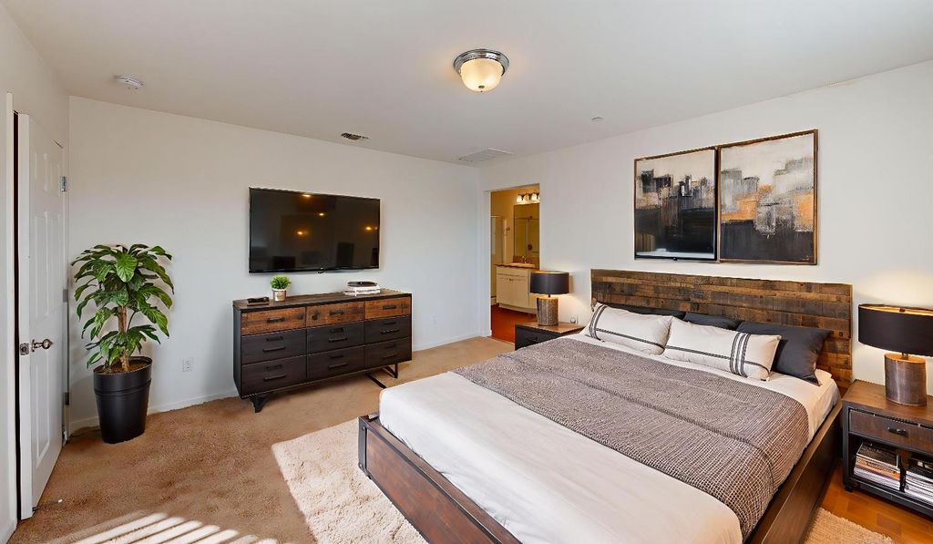 Image 15 of property listing at 4826 N Casey Avenue, Fresno, CA 93723