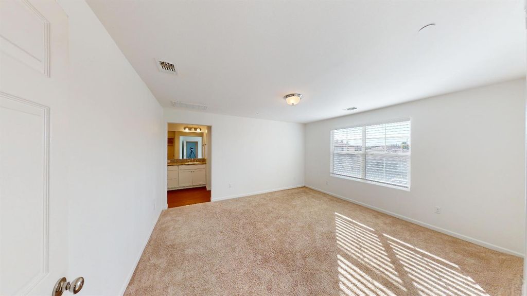 Image 16 of property listing at 4826 N Casey Avenue, Fresno, CA 93723