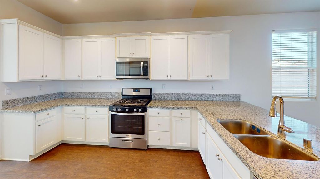 Image 4 of property listing at 4826 N Casey Avenue, Fresno, CA 93723