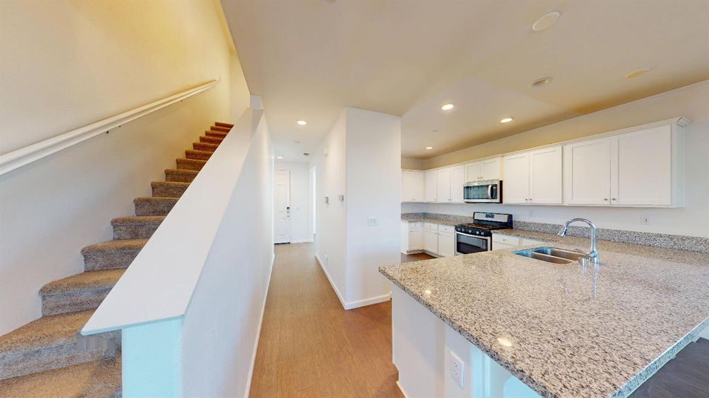 Image 8 of property listing at 4826 N Casey Avenue, Fresno, CA 93723