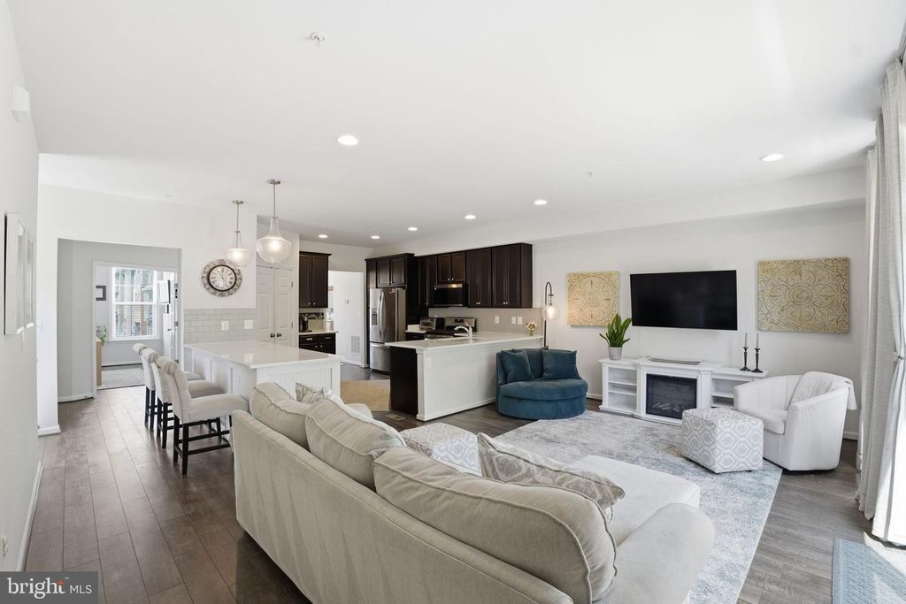 Image 9 of property listing at 16114 COOLIDGE AVE, Olney, MD 20906