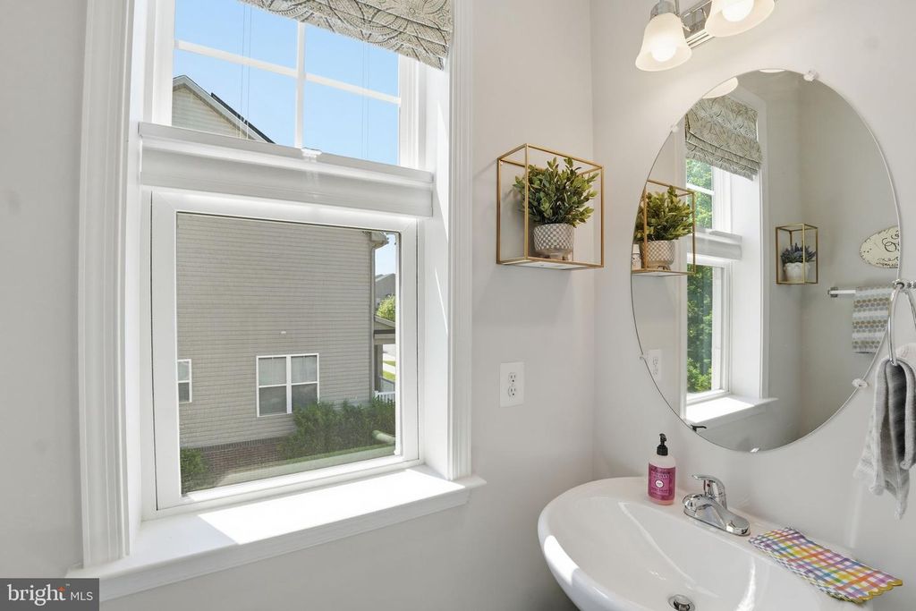 Image 14 of property listing at 16114 COOLIDGE AVE, Olney, MD 20906