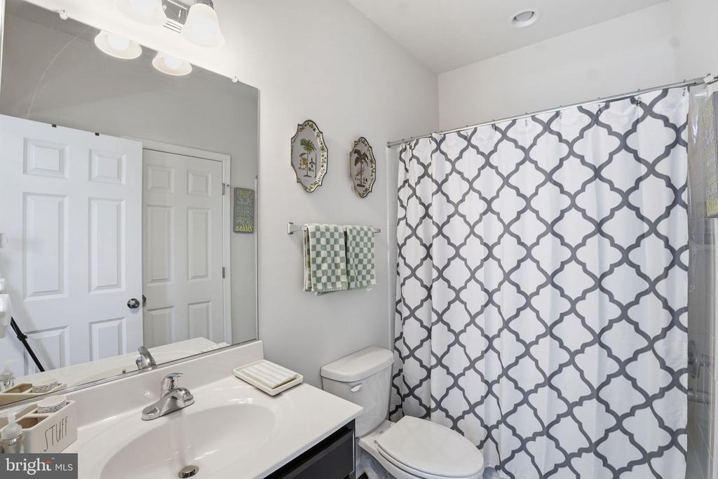 Image 30 of property listing at 16114 COOLIDGE AVE, Olney, MD 20906