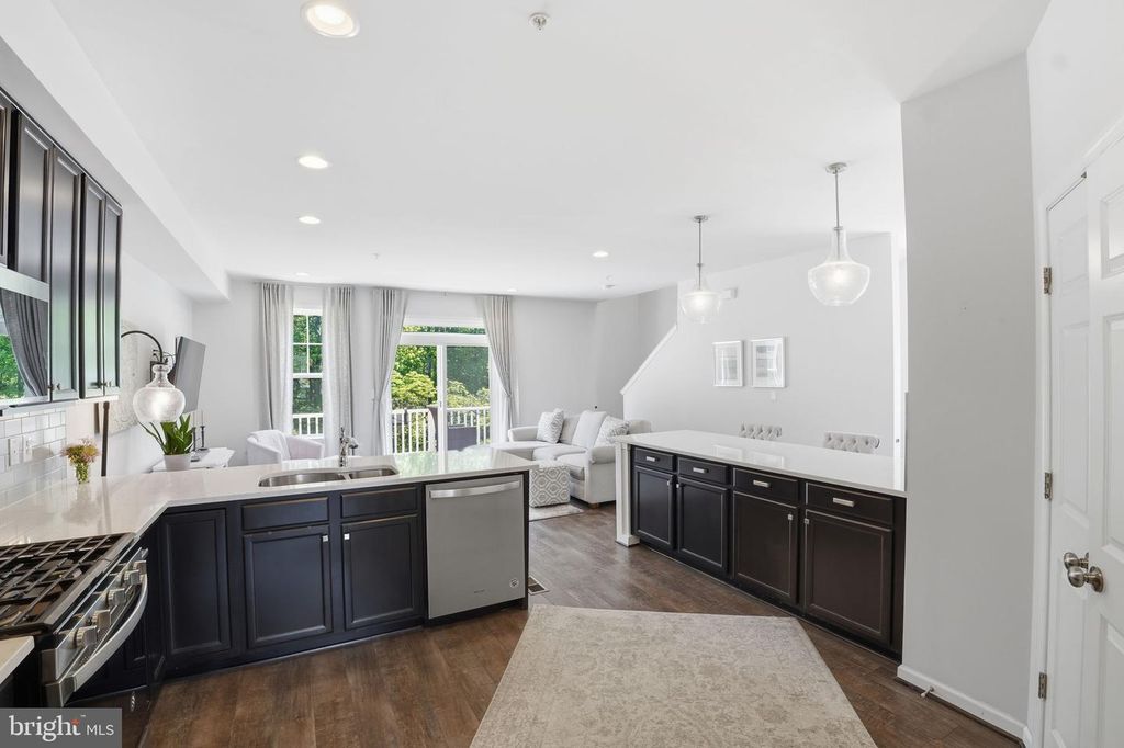 Image 6 of property listing at 16114 COOLIDGE AVE, Olney, MD 20906