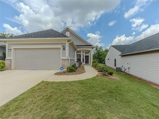5610 VILLA CREST Drive, Hoschton, GA 30548