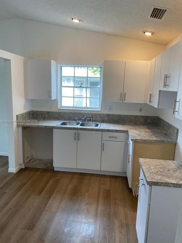9761 W Heather Lane, Miramar, FL 33025