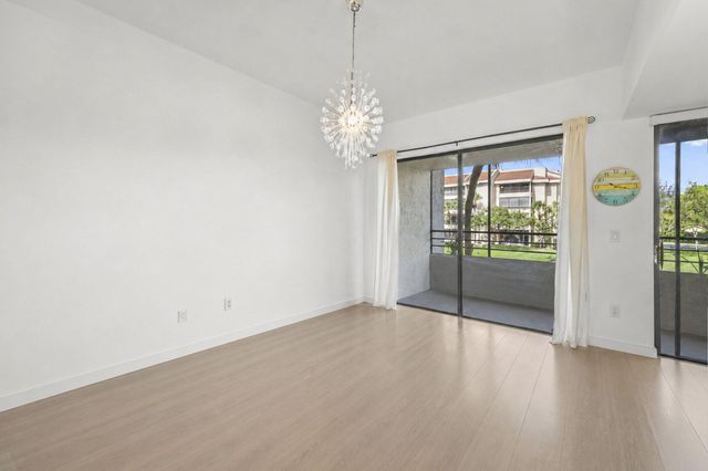 7535 La Paz Boulevard 209, Boca Raton, FL 33433