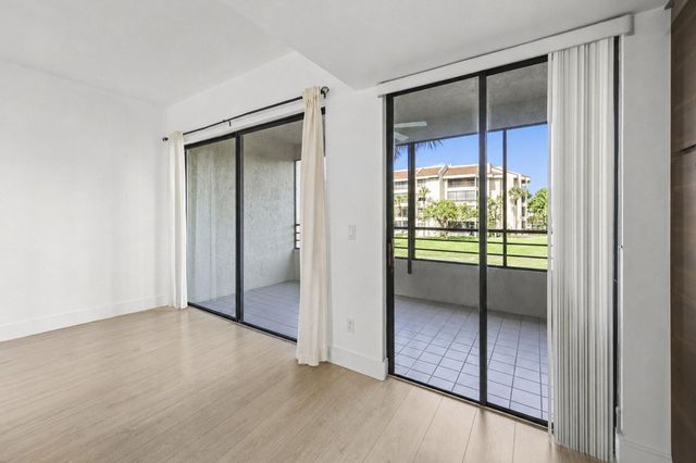 7535 La Paz Boulevard 209, Boca Raton, FL 33433