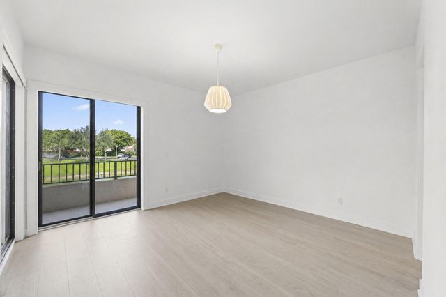 7535 La Paz Boulevard 209, Boca Raton, FL 33433