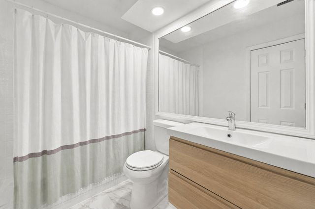 7535 La Paz Boulevard 209, Boca Raton, FL 33433