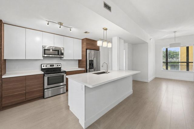7535 La Paz Boulevard 209, Boca Raton, FL 33433