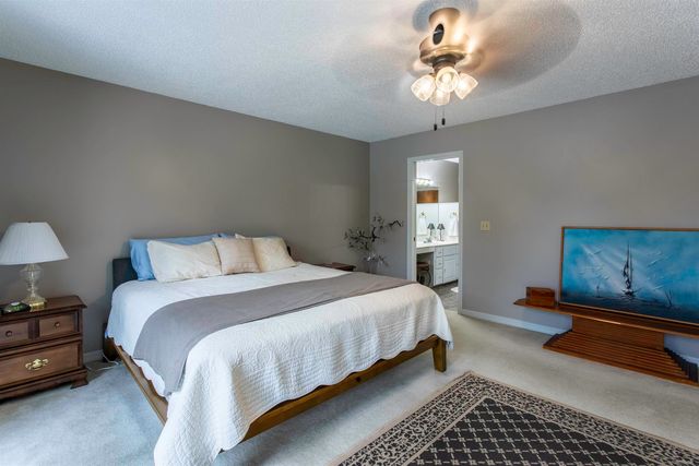 28 N Lakeshore Drive, Cherokee Village, AR 72529